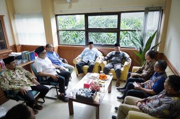 Komisi XI DPR RI dan OJK bekerjasama dengan LDII Gresik, untuk Mengingatkan Ekonomi Masyarakat