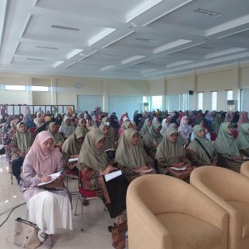 Tambah Wawasan, Wanita LDII Gresik Ikuti Webinar Kesehatan Reproduksi